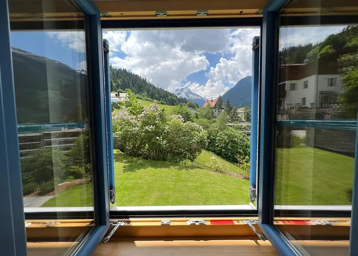 Charming Chalet With Sauna + Views!