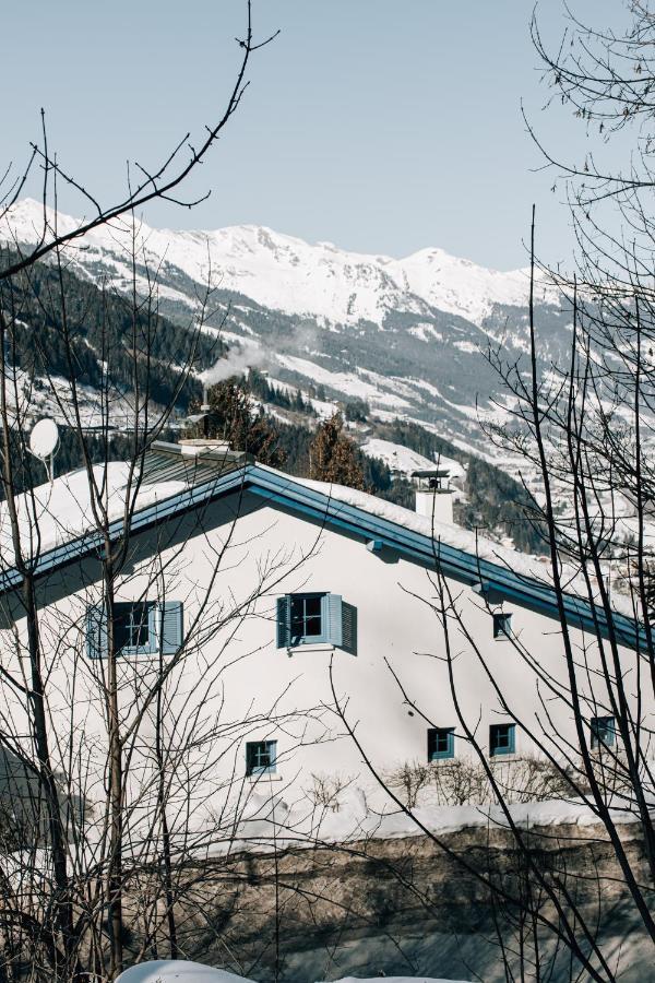 Charming With Sauna + Views! *