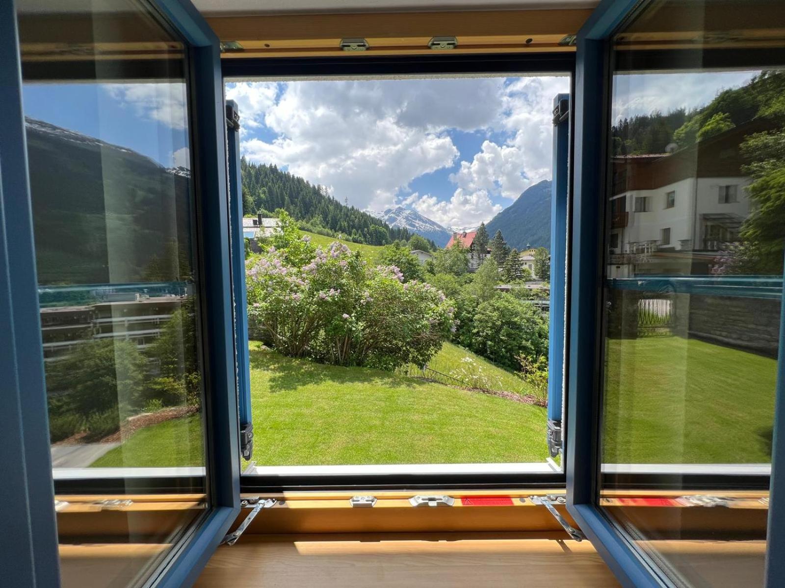 Charming With Sauna + Views! Chalet *